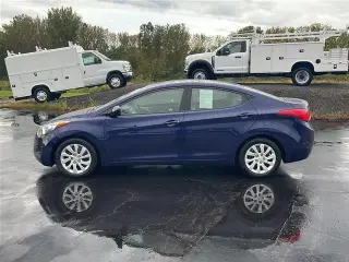 Hyundai ELANTRA 2012 GLS sedan de 4 puertas 6M
