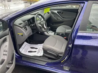 Hyundai ELANTRA 2012 GLS sedan de 4 puertas 6M