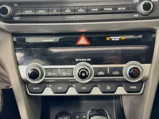Hyundai ELANTRA 2019 SE 4dr Sedan 6M