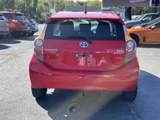 Toyota Prius c del año 2013
