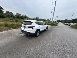 Hyundai SANTA FE 2022 SE 4dr Crossover (lanzamiento a mitad de año)