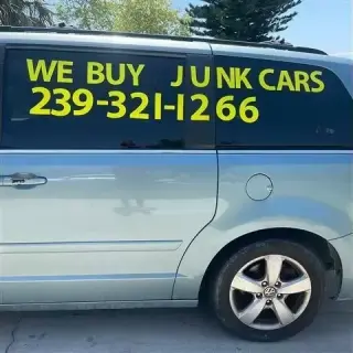 COMPRAMOS SU AUTO JUNK RÁPIDO!