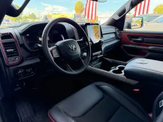 2026 Ram 1500 CREW CAB