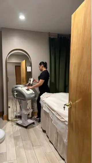 SE BUSCA ESTETICISTA