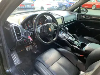 2013 Porsche CAYENNE