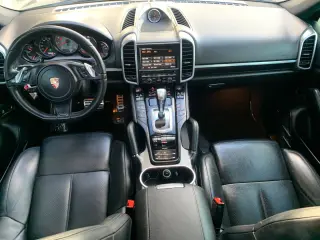 2013 Porsche CAYENNE