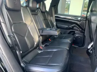 2013 Porsche CAYENNE