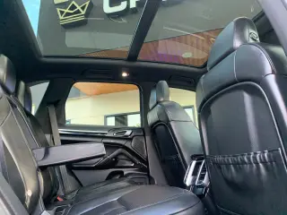 2013 Porsche CAYENNE