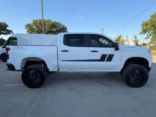 2019 Chevrolet SILVERADO 1500 CREW CAB