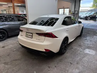2018 LEXUS IS