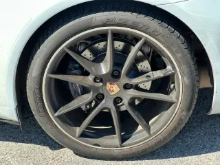 2015 PORSCHE 911