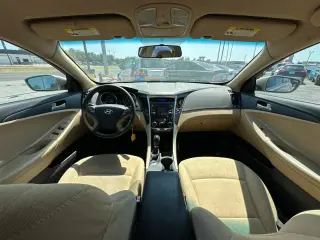 2011 HYUNDAI SONATA
