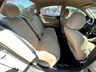 2011 HYUNDAI SONATA