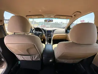 2011 HYUNDAI SONATA