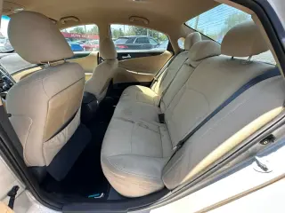 2011 HYUNDAI SONATA