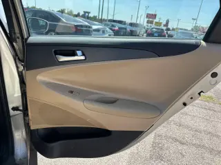 2011 HYUNDAI SONATA