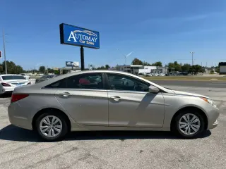 2011 HYUNDAI SONATA