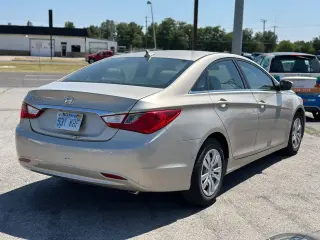 2011 HYUNDAI SONATA