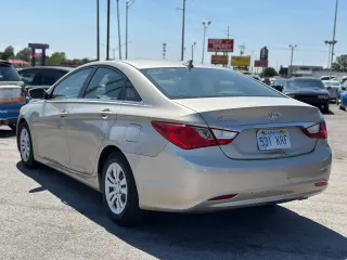 2011 HYUNDAI SONATA