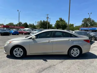 2011 HYUNDAI SONATA