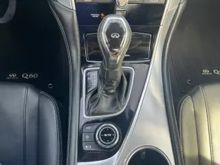 2017 INFINITI Q60