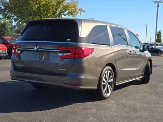 Honda Odyssey 2023 Touring 4p Mini-Van