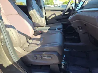 Honda Odyssey 2023 Touring 4p Mini-Van