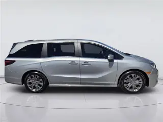 Honda Odyssey 2025 Touring 4dr Mini-Van