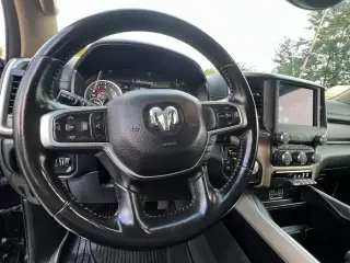 2021 RAM 1500 Laramie 4x4 Crew Cab 5'7" Box