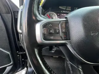 2021 RAM 1500 Laramie 4x4 Crew Cab 5'7" Box