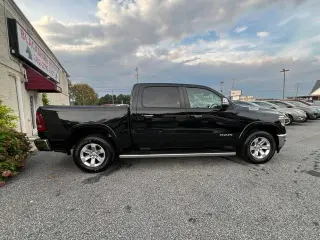 2021 RAM 1500 Laramie 4x4 Crew Cab 5'7" Box