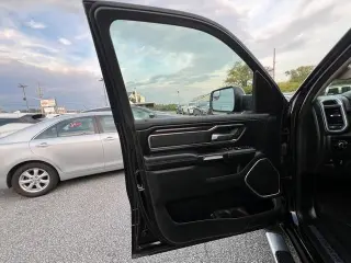 2021 RAM 1500 Laramie 4x4 Crew Cab 5'7" Box