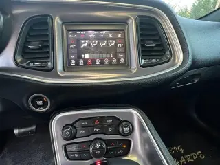 2019 Dodge Challenger SXT RWD