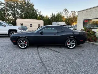 2019 Dodge Challenger SXT RWD