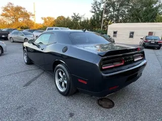 2019 Dodge Challenger SXT RWD