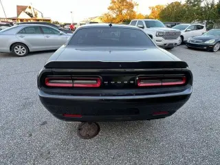 2019 Dodge Challenger SXT RWD