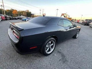 2019 Dodge Challenger SXT RWD