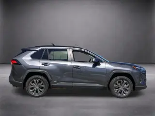 Toyota RAV4 Hybrid 2022 4x4 XLE Premium 4p SUV