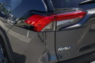 Toyota RAV4 Hybrid 2022 4x4 XLE Premium 4p SUV