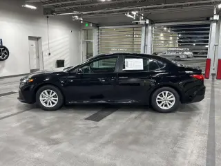 Toyota Camry 2025 LE 4p Sedan