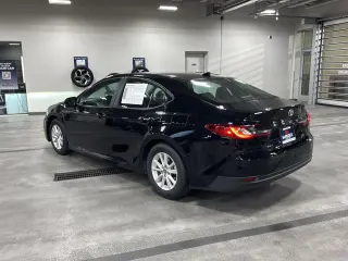 Toyota Camry 2025 LE 4p Sedan