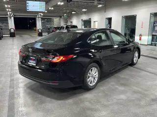 Toyota Camry 2025 LE 4p Sedan