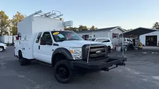 2016 Ford Super Duty F-550 DRW 2WD SuperCab 162" WB 60" CA XL