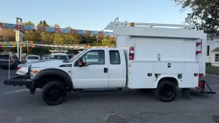 2016 Ford Super Duty F-550 DRW 2WD SuperCab 162" WB 60" CA XL