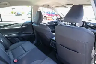 Toyota Camry 2025 SE 4dr Sedán