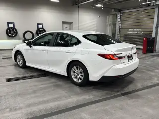 Toyota Camry 2026 LE 4p Sedan