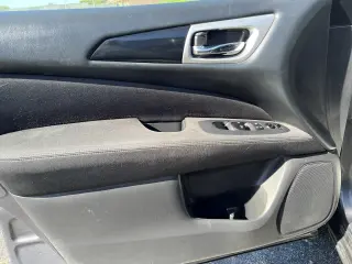 2017 Nissan Pathfinder 4x4 SV