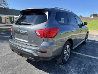 2017 Nissan Pathfinder 4x4 SV