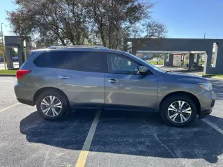 2017 Nissan Pathfinder 4x4 SV