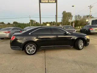 2010 Ford Taurus 4dr Sdn Limited FWD